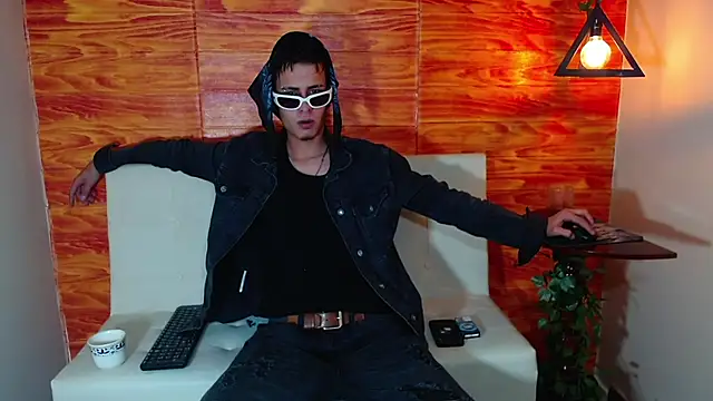 Bastiaan 28 online show from 7, 3, 2025