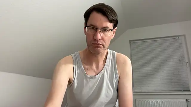 Snapshot of zxzx_cam1 chatting on 15, 5, 2026 zxzx cam1 online show from 15, 5, 2026