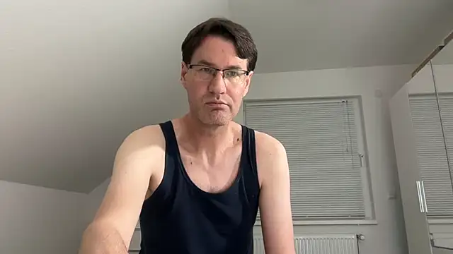 Snapshot of zxzx_cam1 chatting on 5, 5, 2026 zxzx cam1 online show from 5, 5, 2026