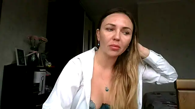 AngelinaLove28 online show from 6, 11, 2025