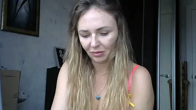 AngelinaLove28 online show from 27, 10, 2025