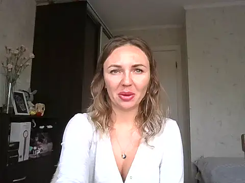 AngelinaLove28 online show from 12, 10, 2025