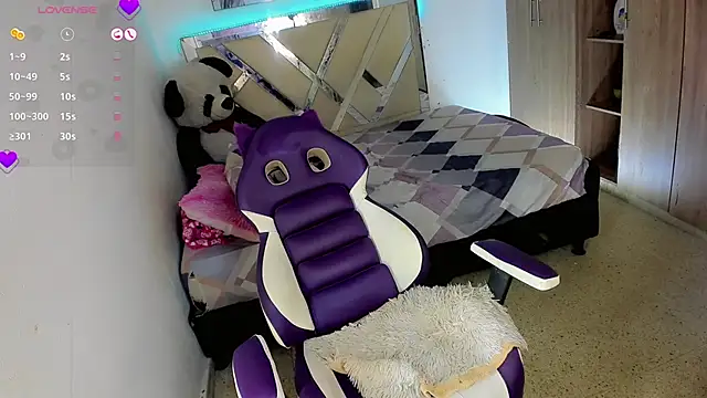 Charming J online show from 6, 11, 2025