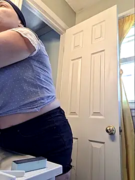 Snapshot of MilfyMrsRobinson chatting on 29, 5, 2026 MilfyMrsRobinson online show from 29, 5, 2026