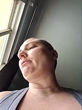 Snapshot of MilfyMrsRobinson chatting on 23, 5, 2026 MilfyMrsRobinson online show from 23, 5, 2026