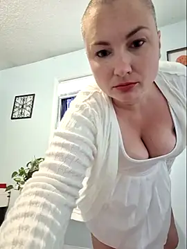 MilfyMrsRobinson online show from 16, 5, 2026