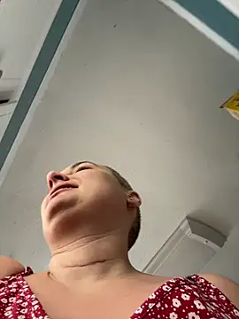 Snapshot of MilfyMrsRobinson chatting on 24, 5, 2026 MilfyMrsRobinson online show from 24, 5, 2026
