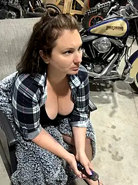 MilfyMrsRobinson online show from 26, 10, 2025