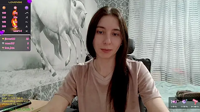 Wowpornoo online show from 18, 2, 2025