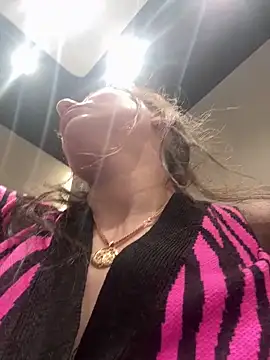 Snapshot of MooonReal chatting on 1, 3, 2026 MooonReal online show from 1, 3, 2026