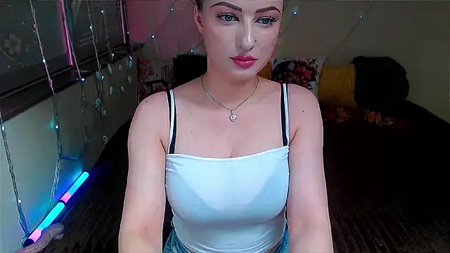 LizaSenri online show from 13, 10, 2025