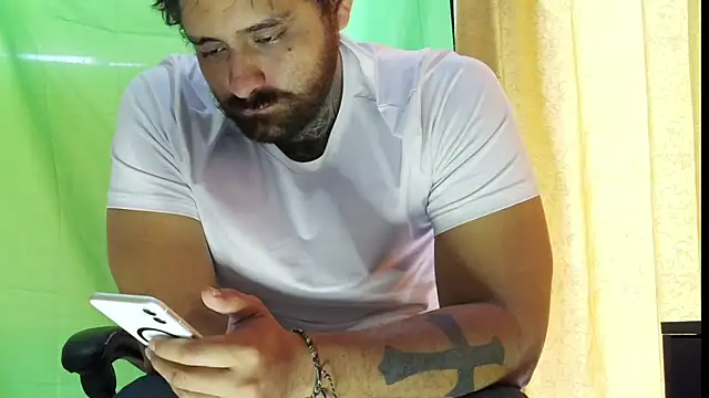 aronmiller404 online show from 17, 5, 2026