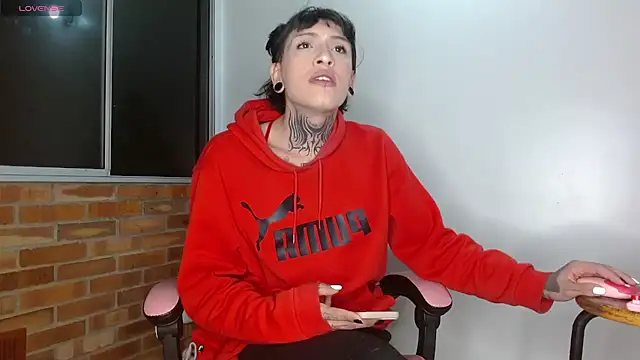 charlotbelucci  online show from 31, 10, 2025