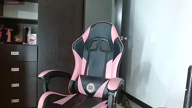 charlotbelucci  online show from 27, 11, 2025