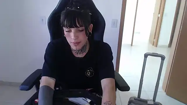 charlotbelucci  online show from 1, 10, 2025