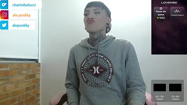 charlotbelucci  online show from 30, 10, 2025