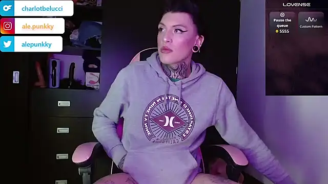 charlotbelucci  online show from 3, 12, 2025