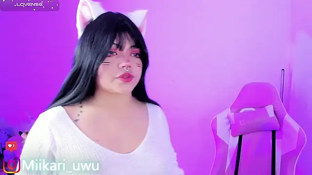 Snapshot of Ahri_Elderwood chatting on 15, 11, 2025 Ahri Elderwood online show from 15, 11, 2025