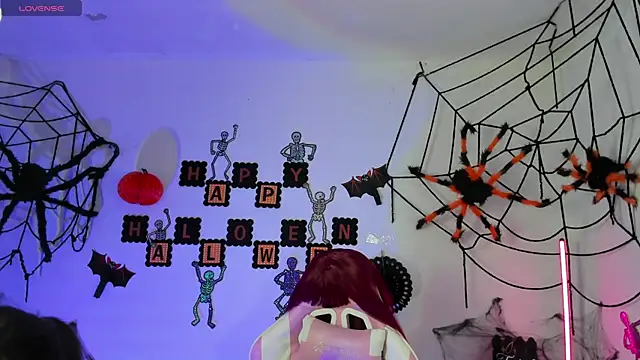 Snapshot of Ahri_Elderwood chatting on 13, 10, 2025 Ahri Elderwood online show from 13, 10, 2025