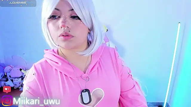 Snapshot of Ahri_Elderwood chatting on 13, 2, 2026 Ahri Elderwood online show from 13, 2, 2026