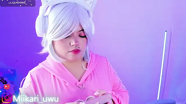 Ahri Elderwood online show from 14, 4, 2026