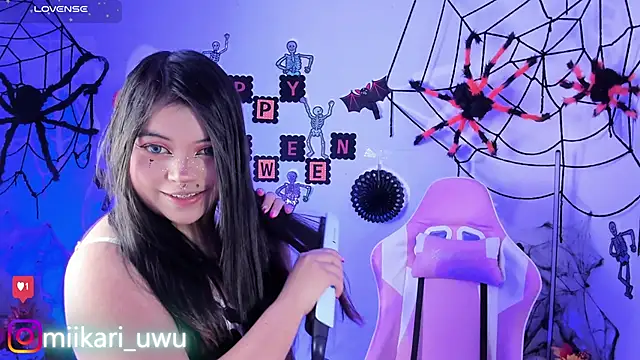 Snapshot of Ahri_Elderwood chatting on 15, 10, 2025 Ahri Elderwood online show from 15, 10, 2025