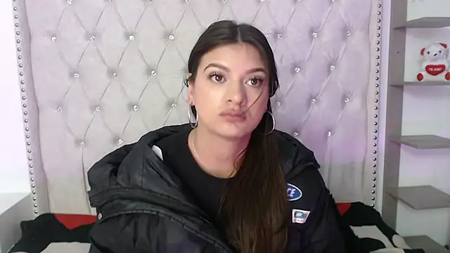 Abril Squirt online show from 26, 9, 2025