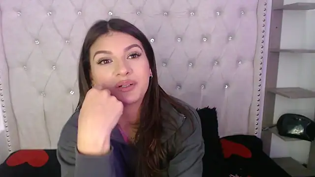 Abril Squirt online show from 16, 10, 2025