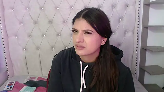 Abril Squirt online show from 21, 11, 2025