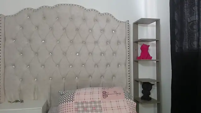 Abril Squirt online show from 12, 3, 2026