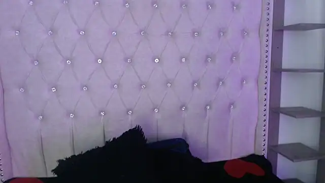 Abril Squirt online show from 17, 10, 2025