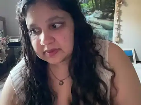 Snapshot of MelanieFawker chatting on 25, 11, 2025 MelanieFawker online show from 25, 11, 2025