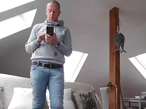 maxmueller321 online show from 1, 2, 2026