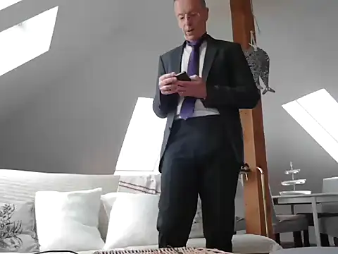 maxmueller321 online show from 12, 2, 2026