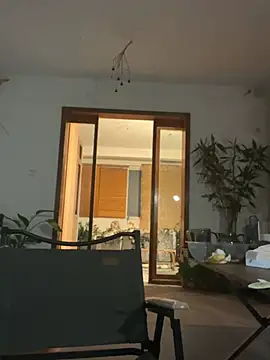 Eliza-E online show from 2, 4, 2026