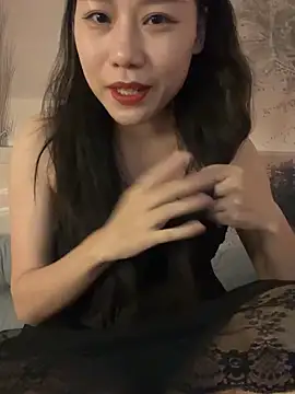 Snapshot of Eliza-E chatting on 16, 12, 2025 Eliza-E online show from 16, 12, 2025