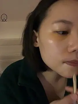 Snapshot of Eliza-E chatting on 6, 2, 2026 Eliza-E online show from 6, 2, 2026