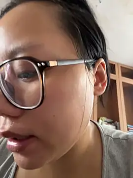 Snapshot of Eliza-E chatting on 2, 7, 2026 Eliza-E online show from 2, 7, 2026