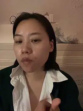 Snapshot of Eliza-E chatting on 5, 2, 2026 Eliza-E online show from 5, 2, 2026