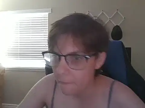 KaliSnow199623 online show from 4, 2, 2025