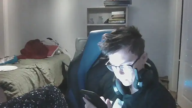 KaliSnow199623 online show from 8, 1, 2026