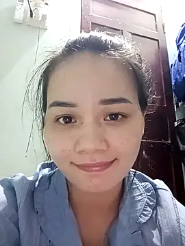 Ngoc-Trinh online show from 14, 12, 2024