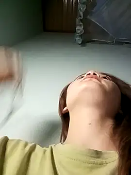 Ngoc-Trinh online show from 17, 1, 2025