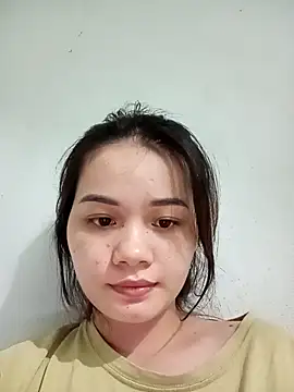 Ngoc-Trinh online show from 15, 12, 2024