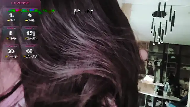 TuyetNhi2k6 online show from 26, 2, 2025