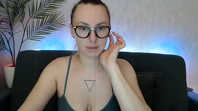  Leslyy Solo 1 online show from 9, 10, 2025