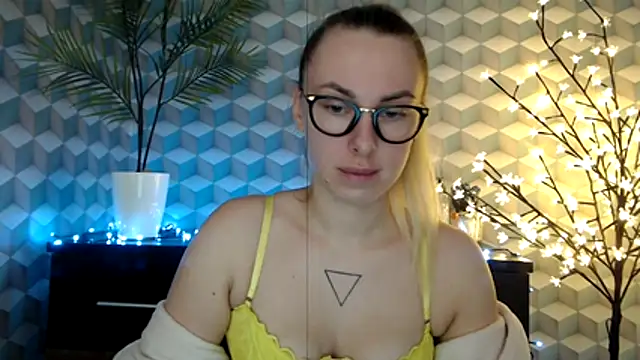  Leslyy Solo 1 online show from 24, 10, 2025