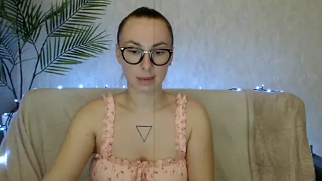  Leslyy Solo 1 online show from 2, 11, 2025