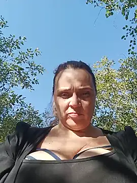 hugebobbs online show from 17, 7, 2026
