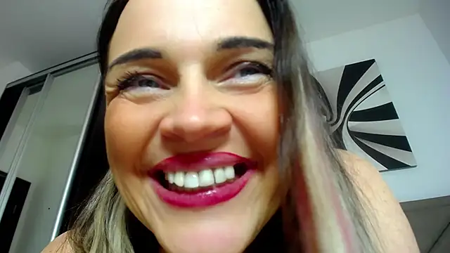 hugebobbs online show from 27, 1, 2025